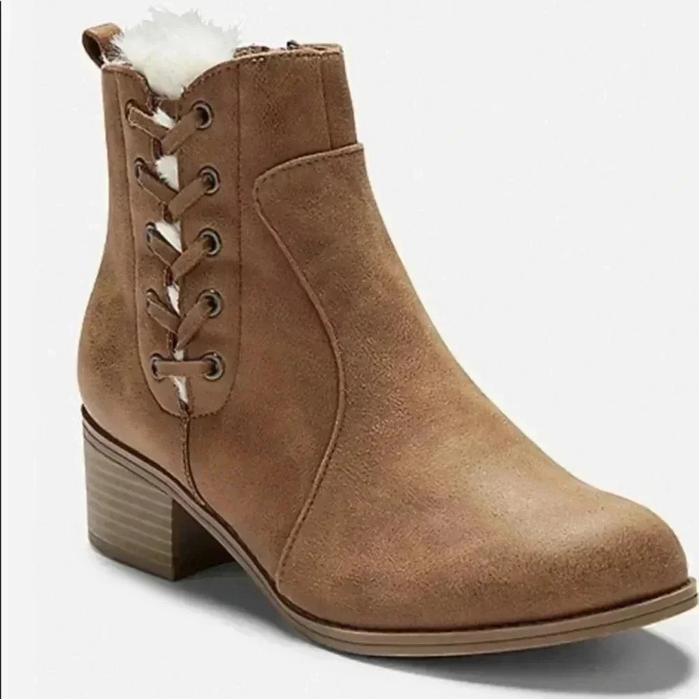 🆕JUSTICE BROWN SIDE LACE FAUX FUR BOOTS 12🆕